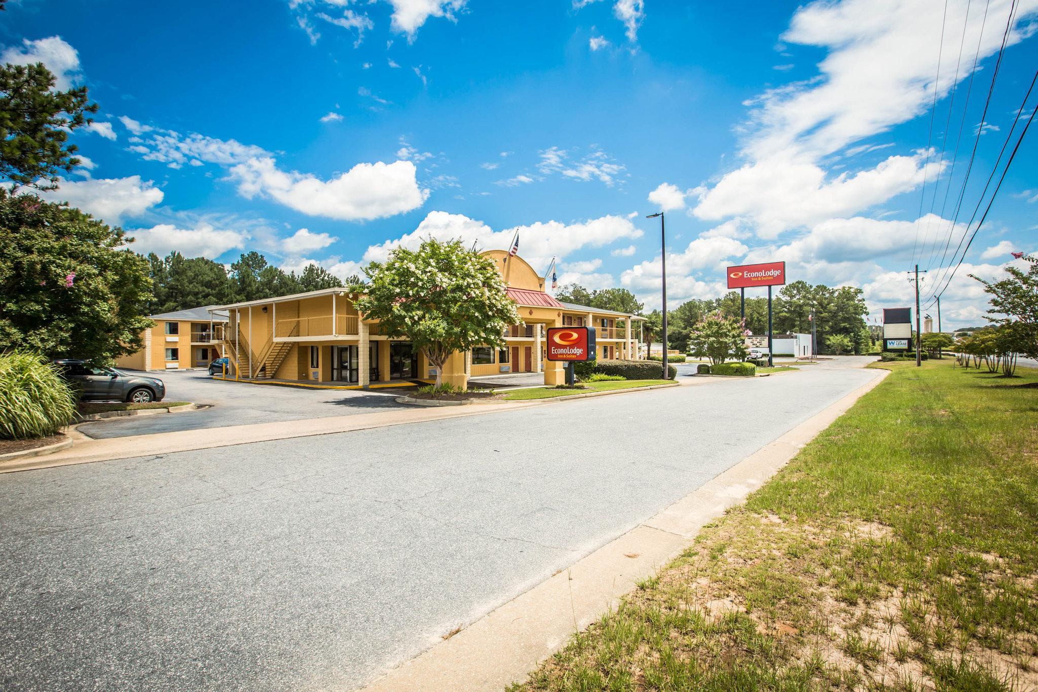 Econo Lodge Inn & Suites At Fort Moore Columbus Exterior photo